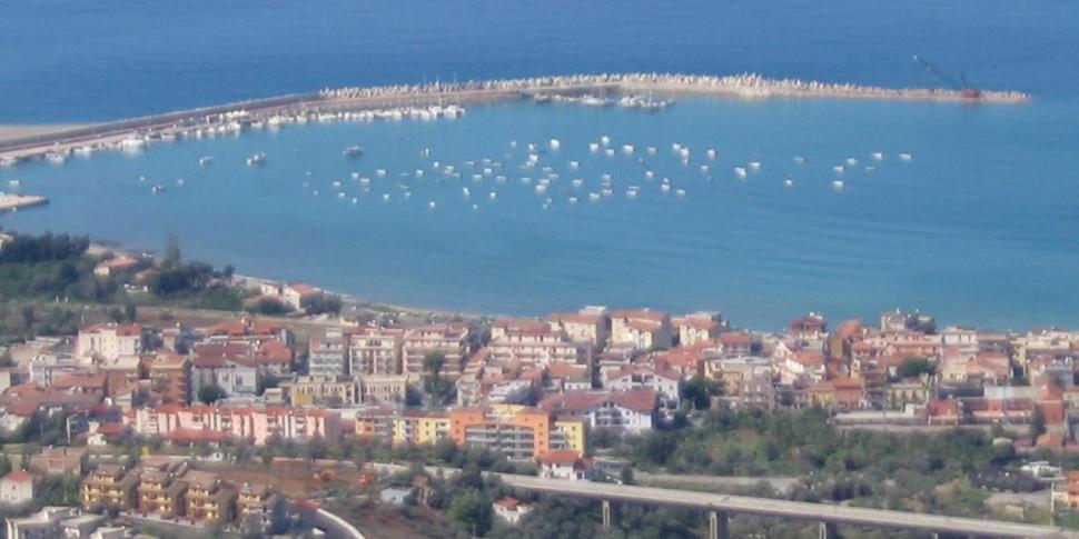 I Mori In Campidoglio Affitta Camere Сант'Агата-ді-Мілітелло Екстер'єр фото